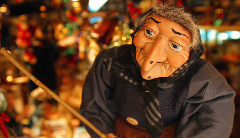 Die „Befana“ bringt in Italien am Dreikönigstag Geschenke. 