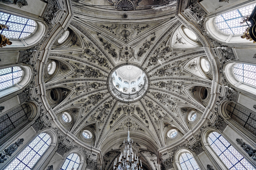 Blick in die Kuppel des sogenannten Apostelturms, dessen Vorbild das Pantheon war.