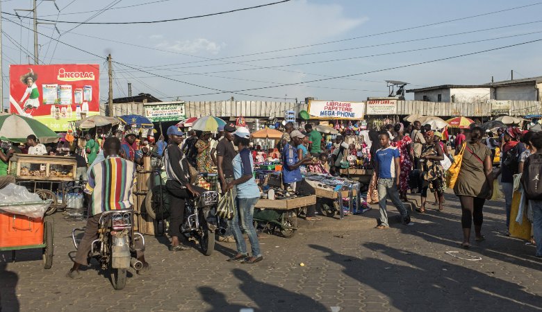 Marktszene in Douala, Kamerun. 