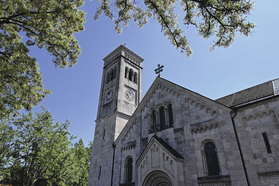 Die Basilika St. Nikolaus ist die wohl schönste „romanische Perle“ der Stadt Bad Reichenhall.