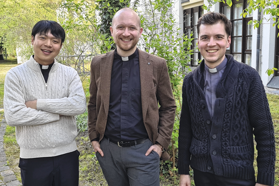 Die Weihekandidaten 2026 (von links): Stephan Jeong, Martin Brenninger und Christian Elsen.