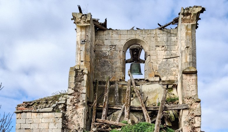 Derzeit ist die Kirche von Villalval noch eine Ruine.