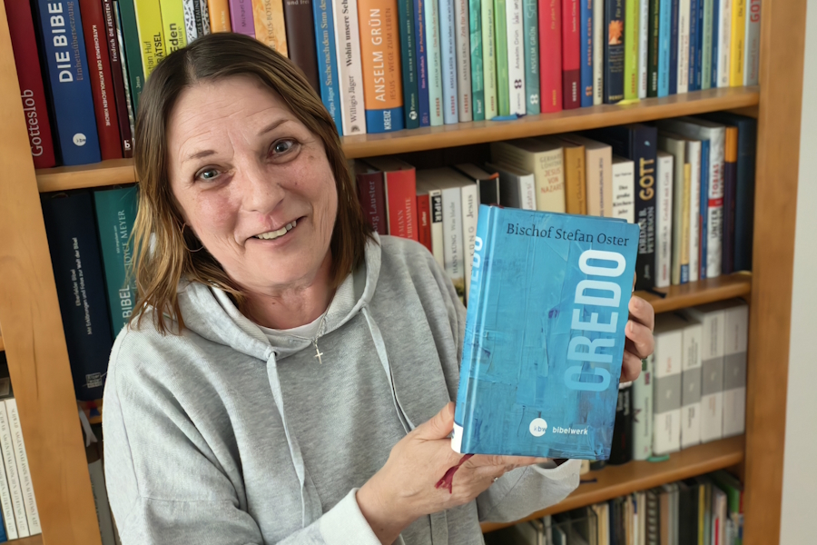 Sie hat viele christliche Bücher gelesen: Jutta Ach.