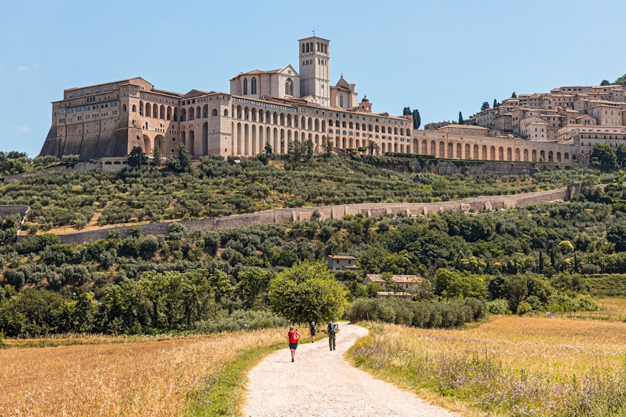 Der Franziskusweg führt über Assisi.