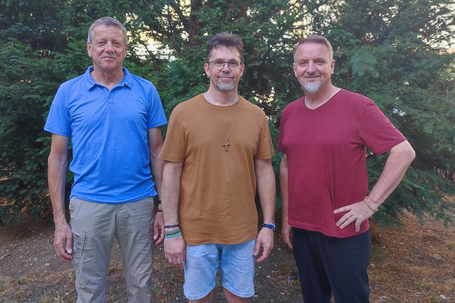 Der Protestant Peter Wolfrum, der Katholik Richard Stiegelbauer und Fred Haller, der einer Freikirche angehört (von links), sind zusammen auf dem Franziskusweg gepilgert.