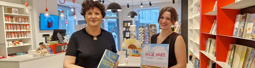 2 Buchberaterinnen in der Buchhandlung