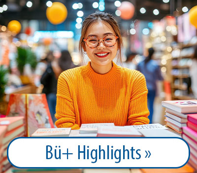 Frau vor einem Büchertisch zu den highlights