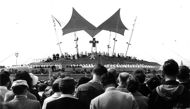 Eucharistiefeier beim 37. Eucharistischen Weltkongress in München 1960.
