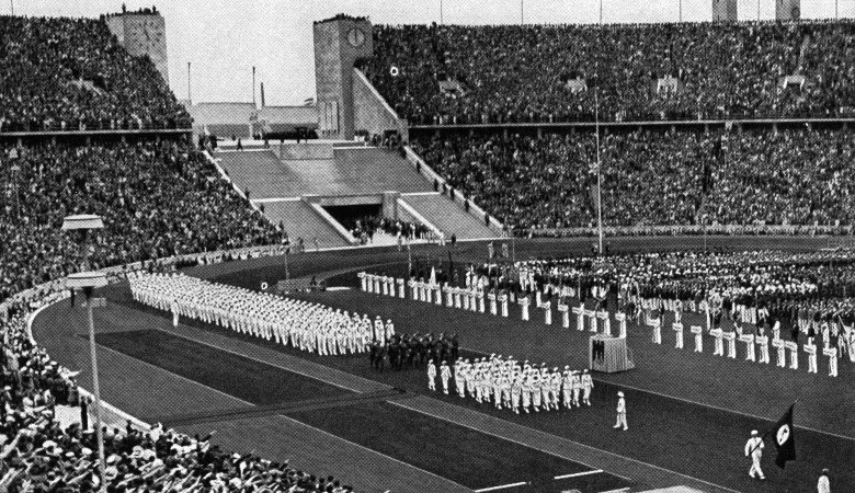 Einmarsch der deutschen Olympia-Mannschaft bei den Olympischen Spielen 1936 in Berlin.