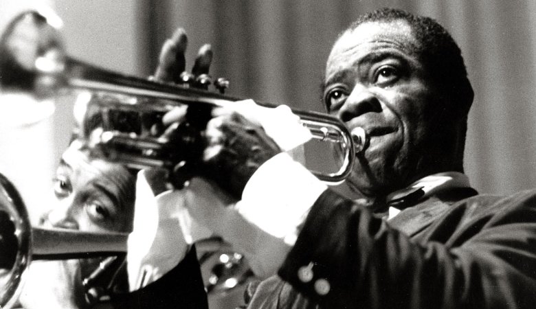 Jazzmusiker Louis Armstrong auf einer undatierten Aufnahme. 