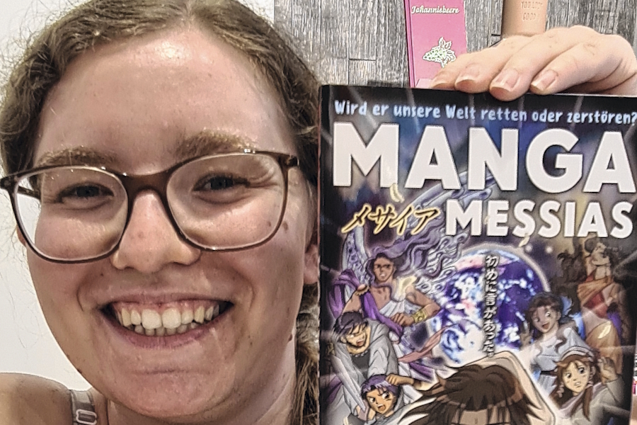 Buchhändlerin Sarah Mayr kann den im Herder-Verlag erschienenen Bibel-Comic von Hidenori Kumai (Autor) und Kozumi Shinozawa (Illustratorin) nicht nur jüngeren Leserinnen und Lesern empfehlen.