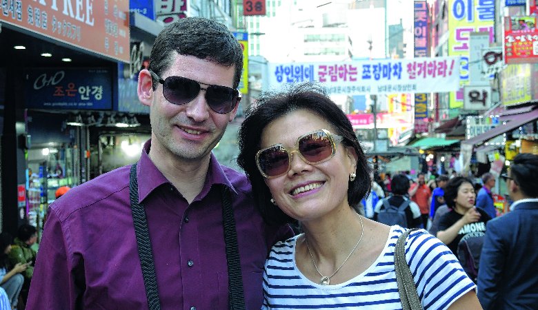 Clara Yunsun Blumberg mit ihrem Ehemann, dem Eichstätter Diakon Dr. Anselm Blumberg, in Seoul.