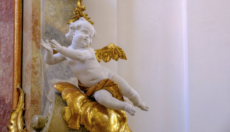 Der Michaelsbund sammelt Fotos von Engeln, hier eine Putte in der Klosterkirche Schäftlarn.