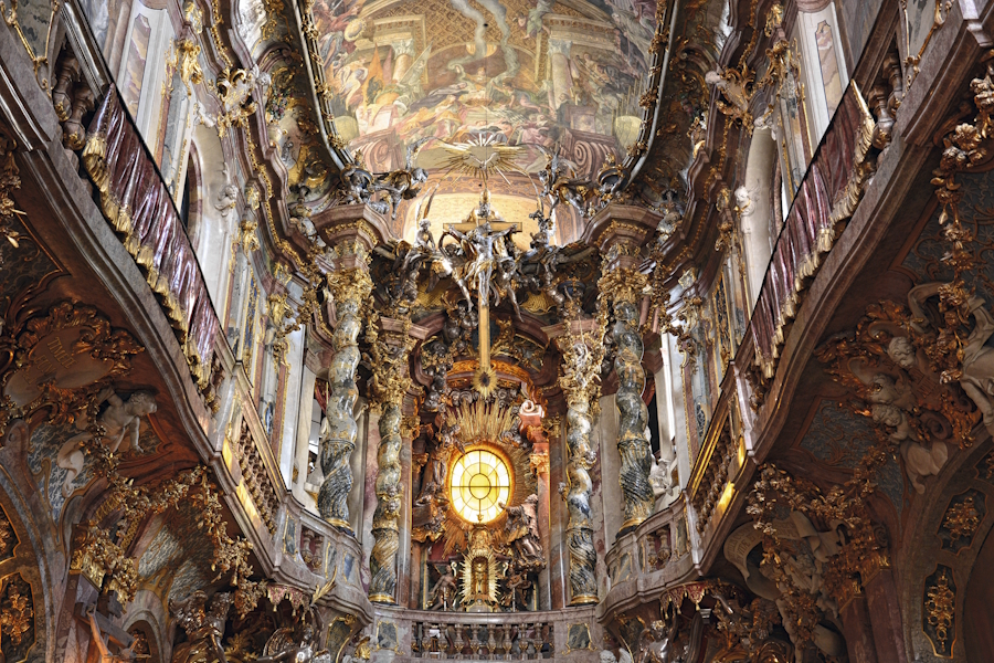 Die Münchner Kirche St. Johann Nepomuk, besser bekannt als Asamkirche.