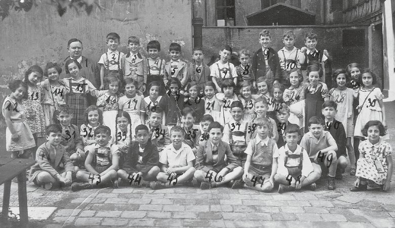  Das Klassenfoto von 1937. Elf der abgebildeten Kinder wurden im Holocaust ermordet.