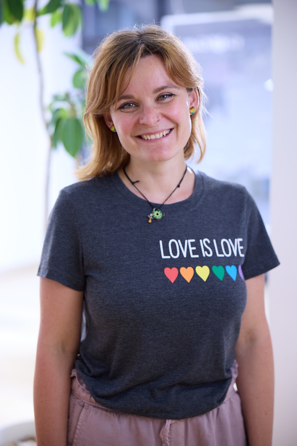 Als Queerseelsorgerin möchte Franziska Wolff einen sicheren Ort für alle Menschen schaffen.  